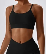 Zira-black-top-na-bretele