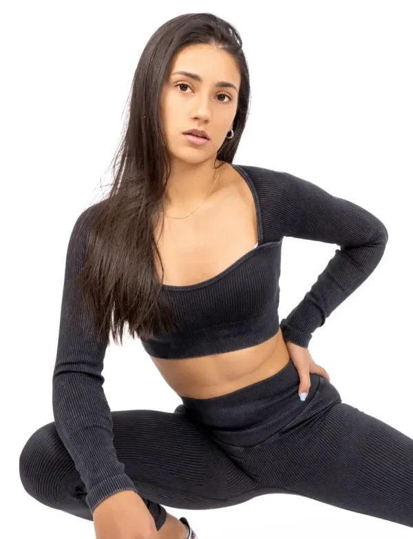 Cozy black top na dug rukav