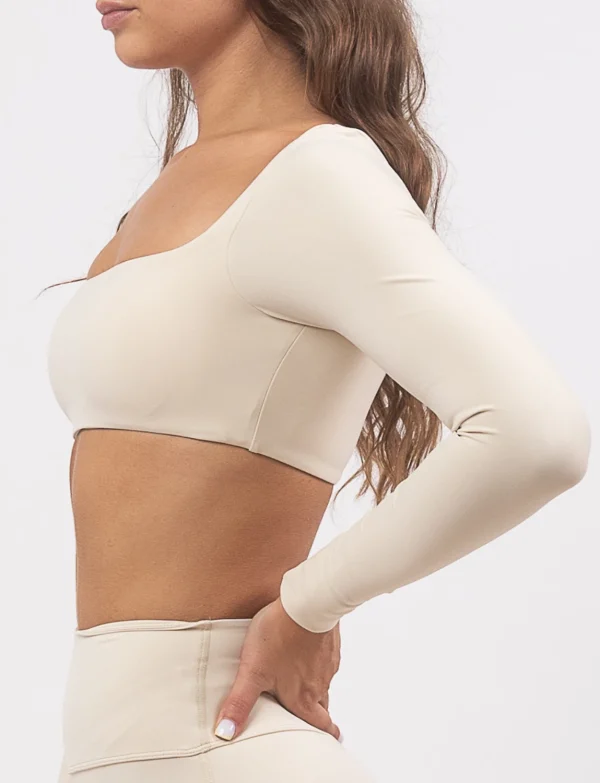 Leila beige top na dug rukav
