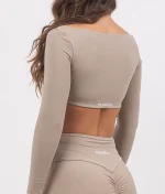 Leila dark beige top na dug rukav 1