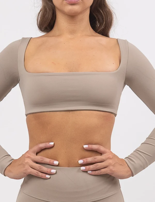 Leila dark beige top na dug rukav