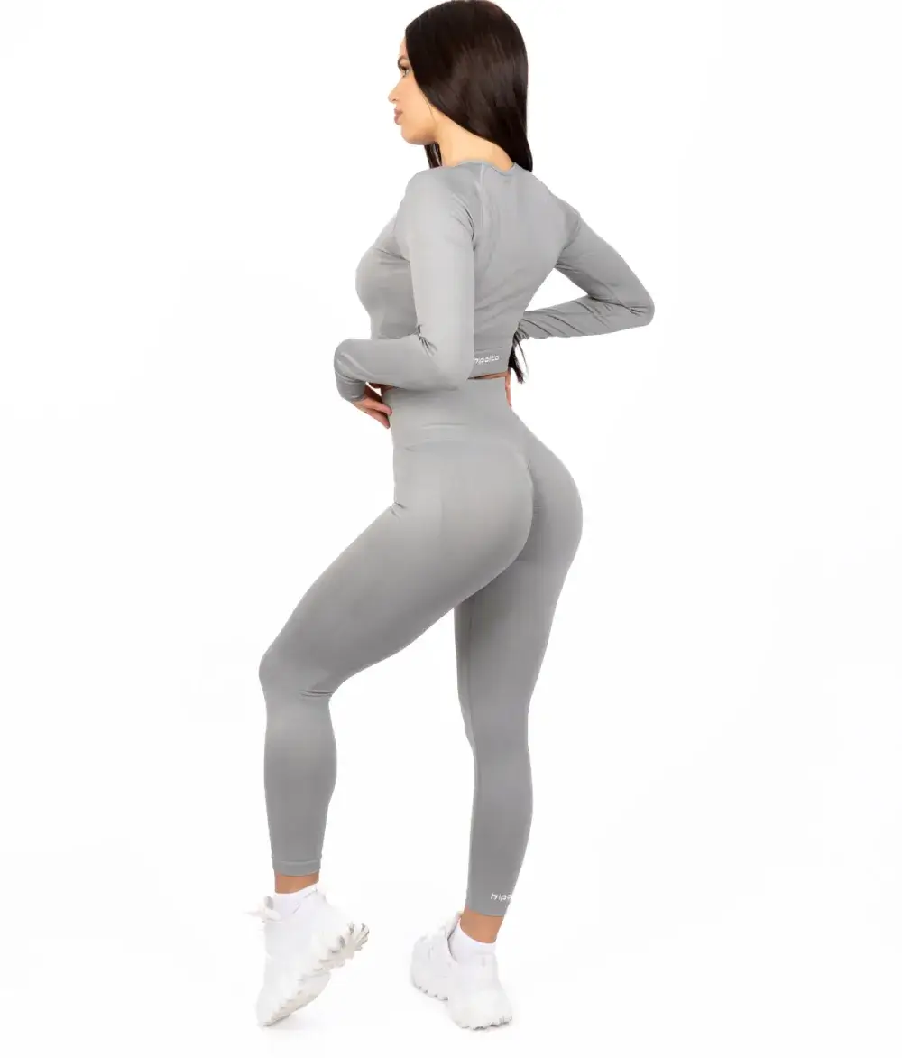 selena-gray-komplet-sa-topom-na-dug-rukav-3 selena gray komplet sa topom na dug rukav 3