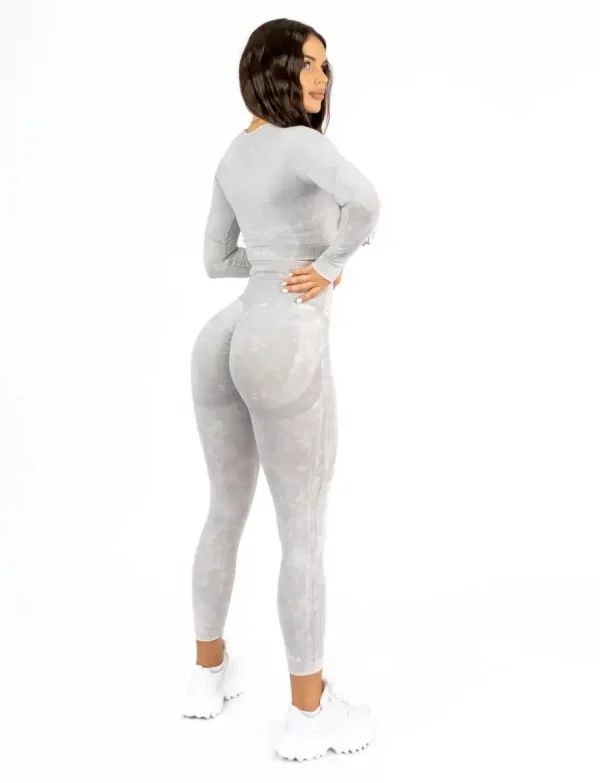 Perfect body platinum komplet sa topom na dug rukav