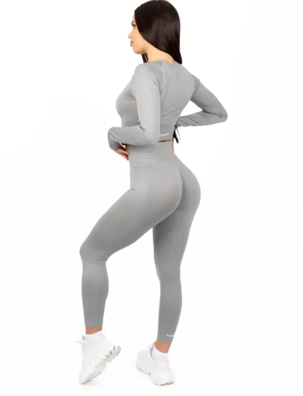 Selena gray komplet sa topom na dug rukav